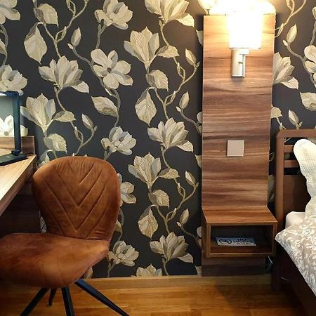 Uki-Modern Apartment With Parking 诺威萨 外观 照片